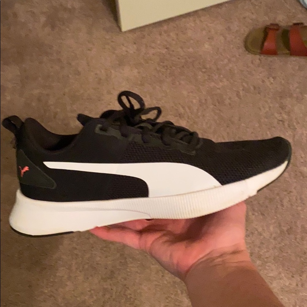 Puma Black/Whiter Flyer Running shoe